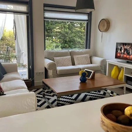 Tuerkbuekue Menegic Evi Apartment