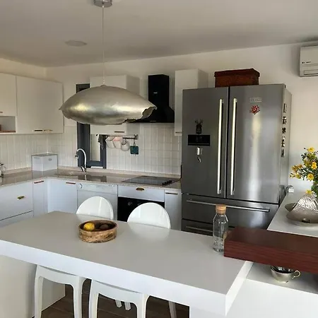 Tuerkbuekue Menegic Evi Apartment